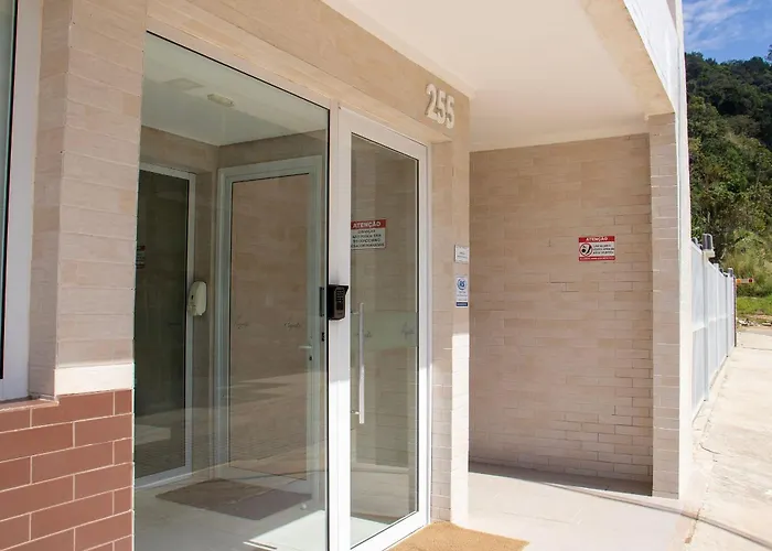 #208.Apto novo, 300 metros da praia, com piscina